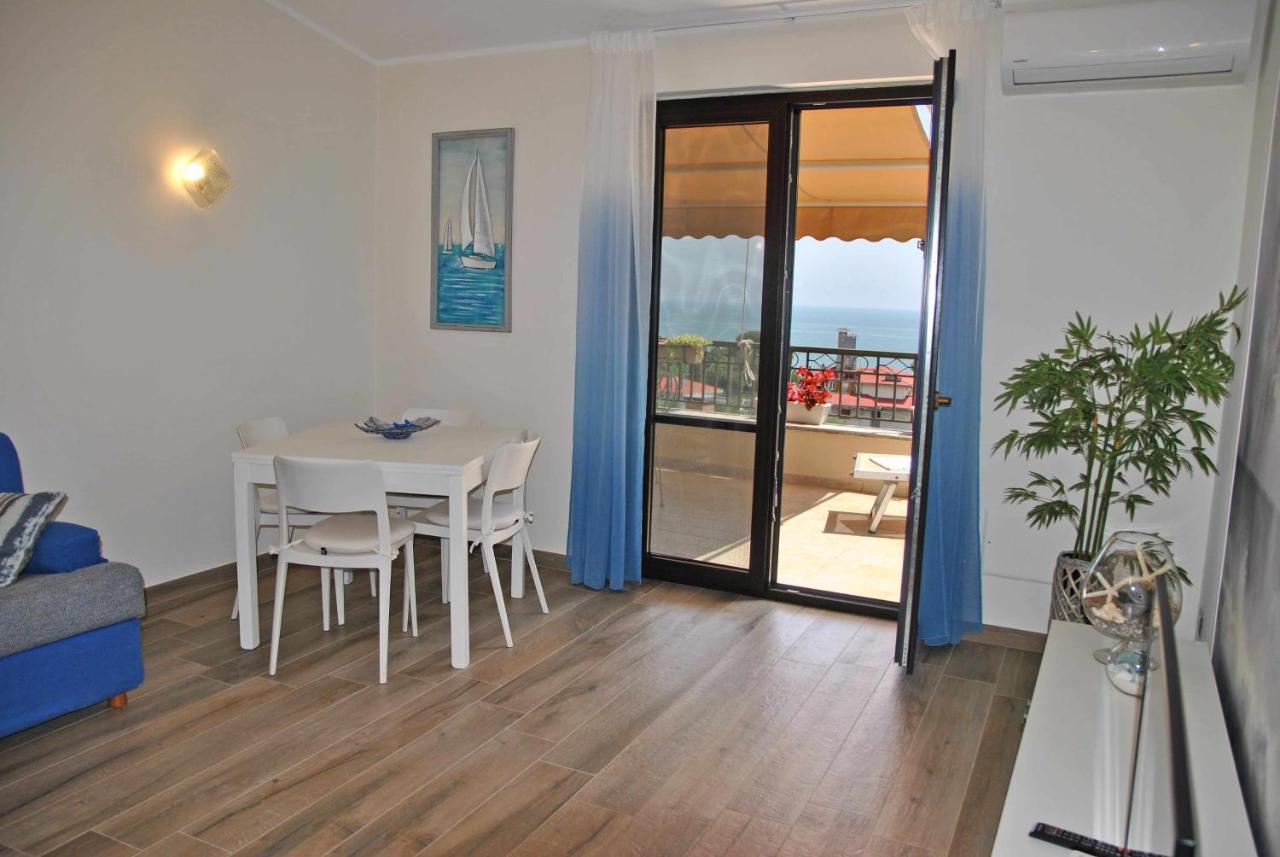 フォルミアCasa Dinky Attico Con Terrazza Vista Mareアパートメント エクステリア 写真