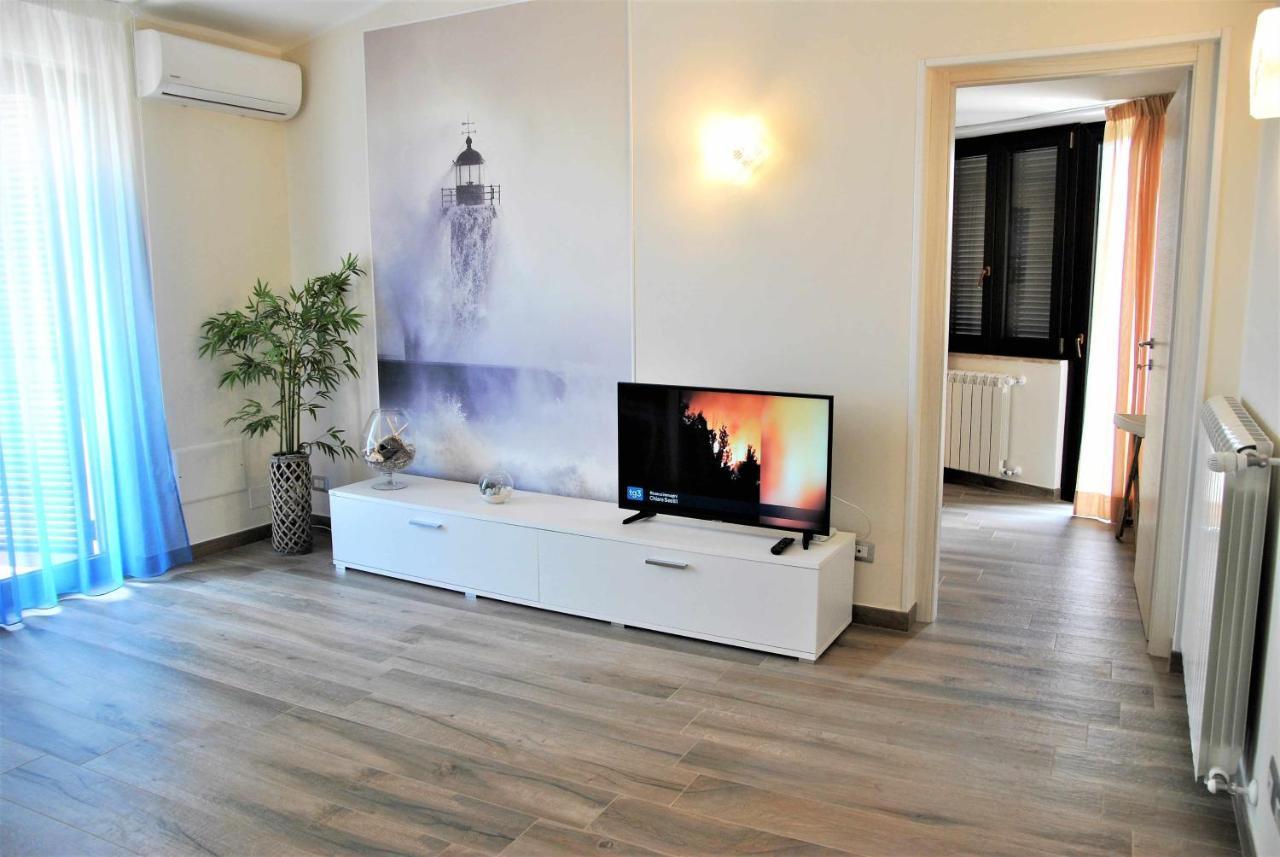 フォルミアCasa Dinky Attico Con Terrazza Vista Mareアパートメント エクステリア 写真
